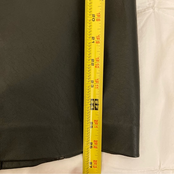 BCBG MAXAZRIA BLACK VEGAN LEATHER PENCIL SKIRT SZ MEDIUM—STUNNING! - Picture 13 of 13